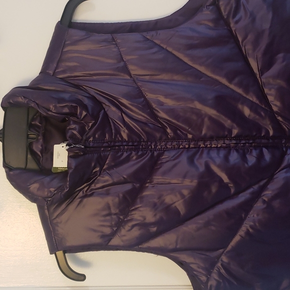 GAP Jackets & Blazers - GAPFIT VEST sz L